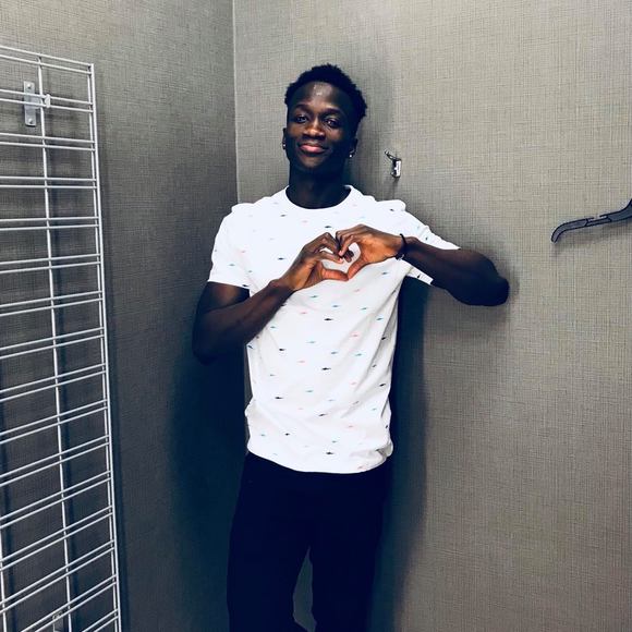 Poshmark profile picture for @jalloh